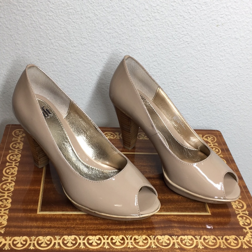 Softt 8 Peeptoe Tan Patent Leather